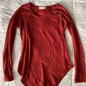 soft rust orange long sleeve tee!!
